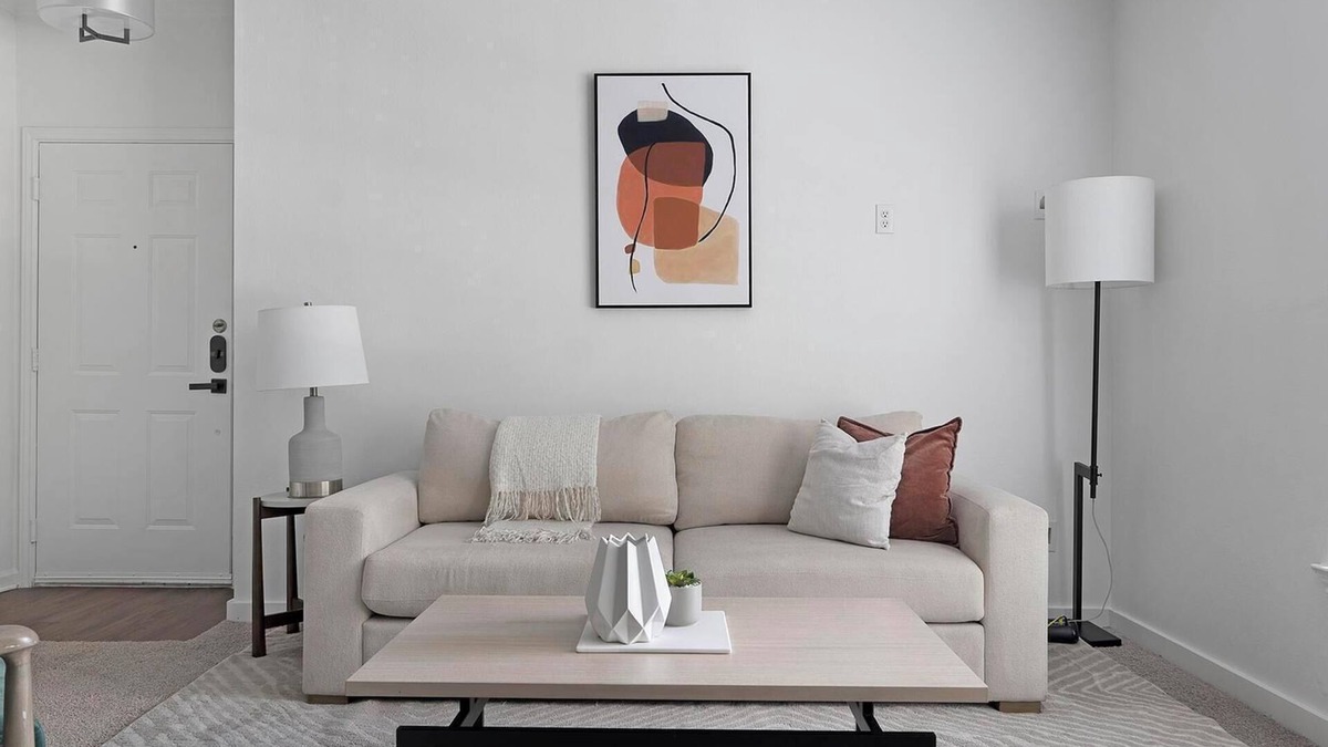 McNeil Apartment | Landing | Amazing 1BD, Gym, Pool