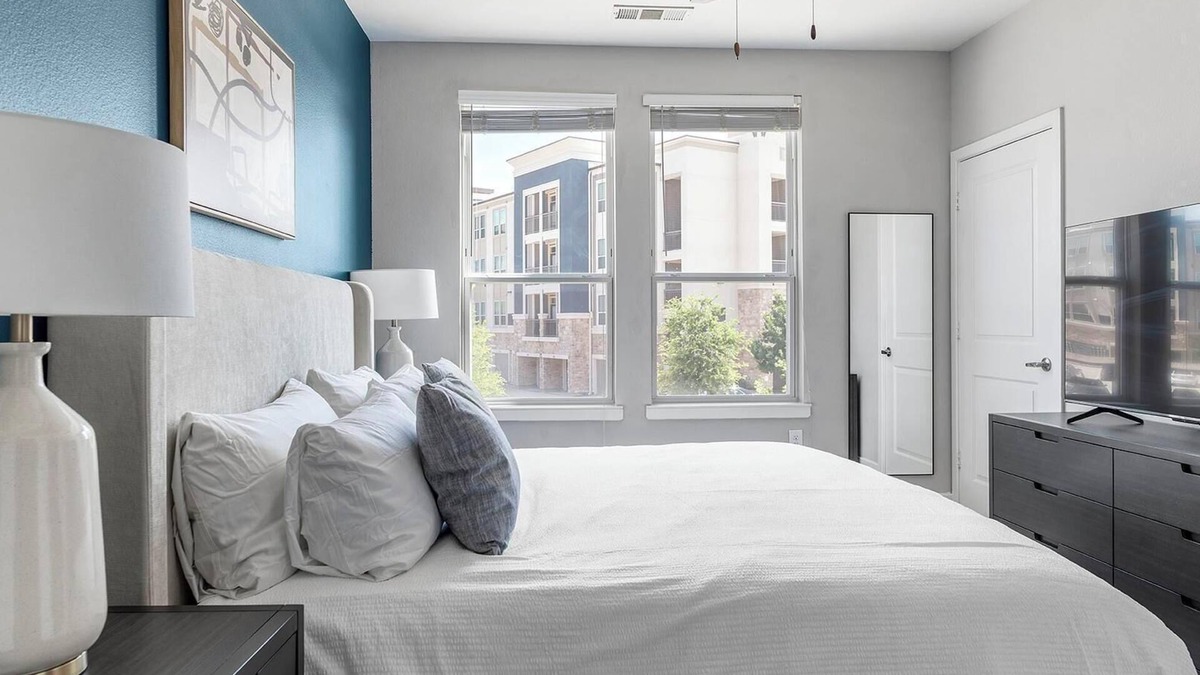 Allen Apartment | Landing | Amazing 1BD, Yoga Studio, Game Room