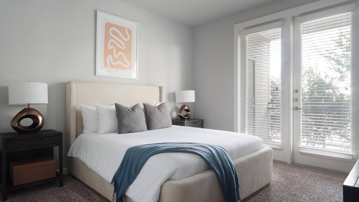 Buda Apartment | Landing | Amazing 2BD, Clubhouse, Gym