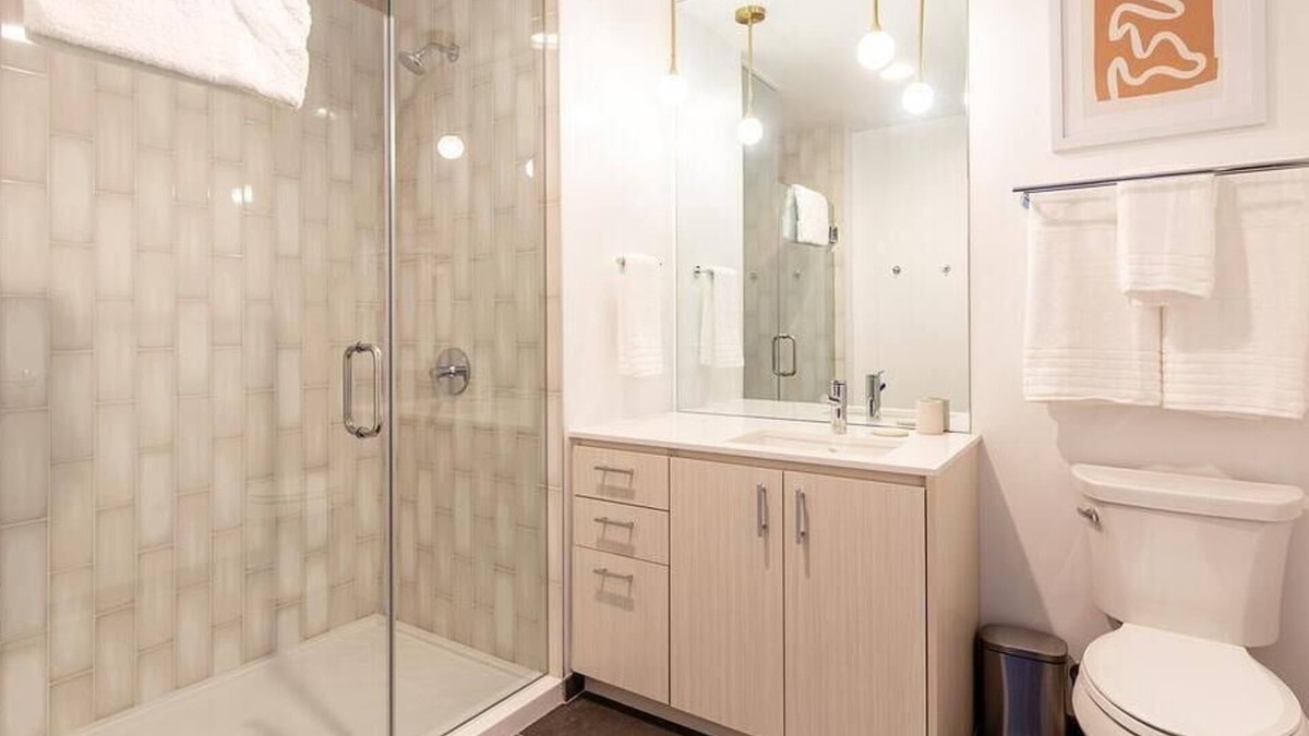 Buckman Neighborhood Apartment | Landing at 5 MLK - 2 Bedrooms in Southeast Portland