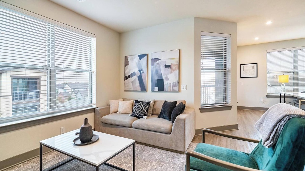 McKinney Apartment | Landing at Bridge at McKinney - 2 Bedrooms in D.