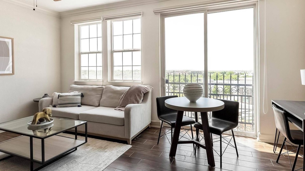 Overland Park Apartment | Landing at Carson Street Towers - Studio in Dow.