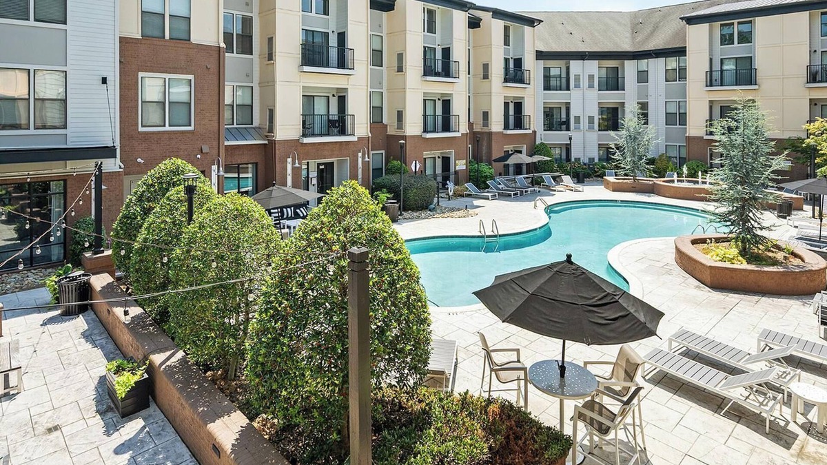 Paw Creek Apartment | Landing at Celsius - 2 Bedrooms in Wedgewood
