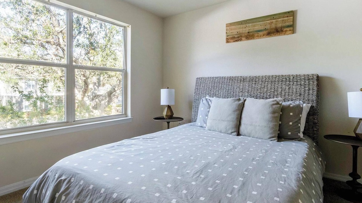 Trailer Estates Apartment | Landing at Champions Walk - 2/1 Bedrooms in South.
