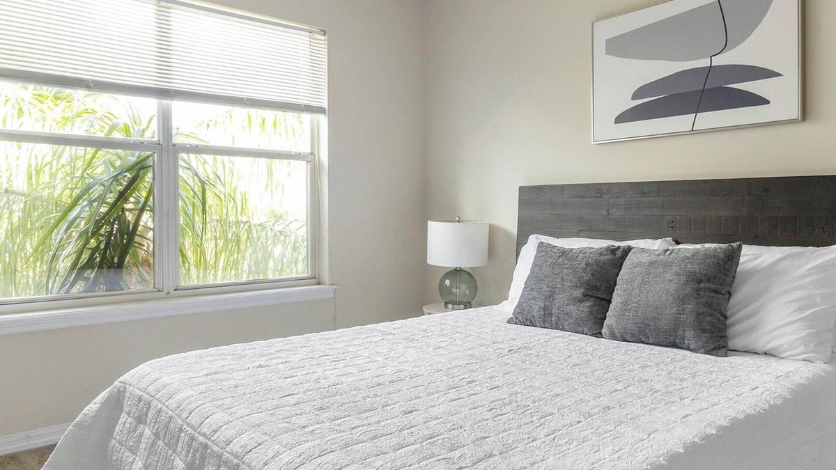 Trailer Estates Apartment | Landing at Champions Walk - 2 Bedrooms in South.