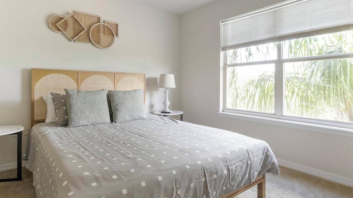 Trailer Estates Apartment | Landing at Champions Walk - 2 Bedrooms in South.