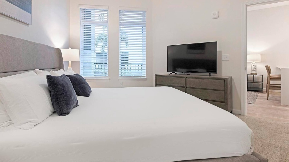 Florida Center Apartment | Landing at Deseo Grande - 1 Bedroom in Southwes.