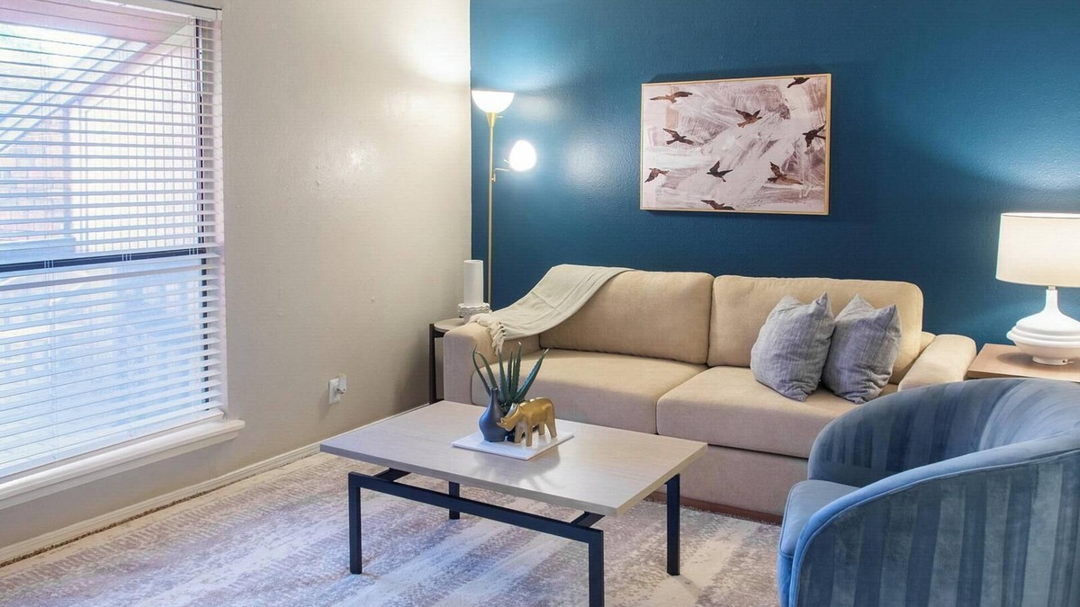 South Tulsa Apartment | Landing at Echo Trail Apartments - 1 Bedroom in.