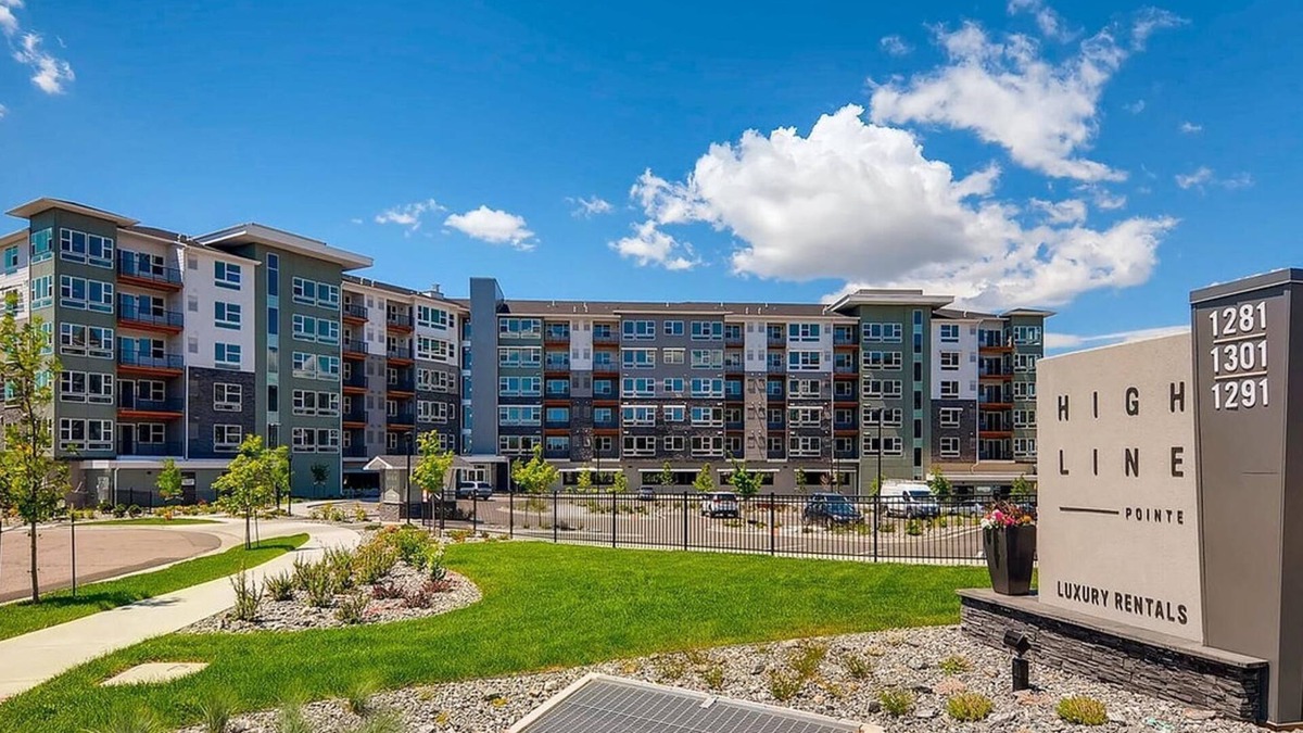 Indian Creek Apartment | Landing at High Line Pointe - 2 Bedrooms in Ind.