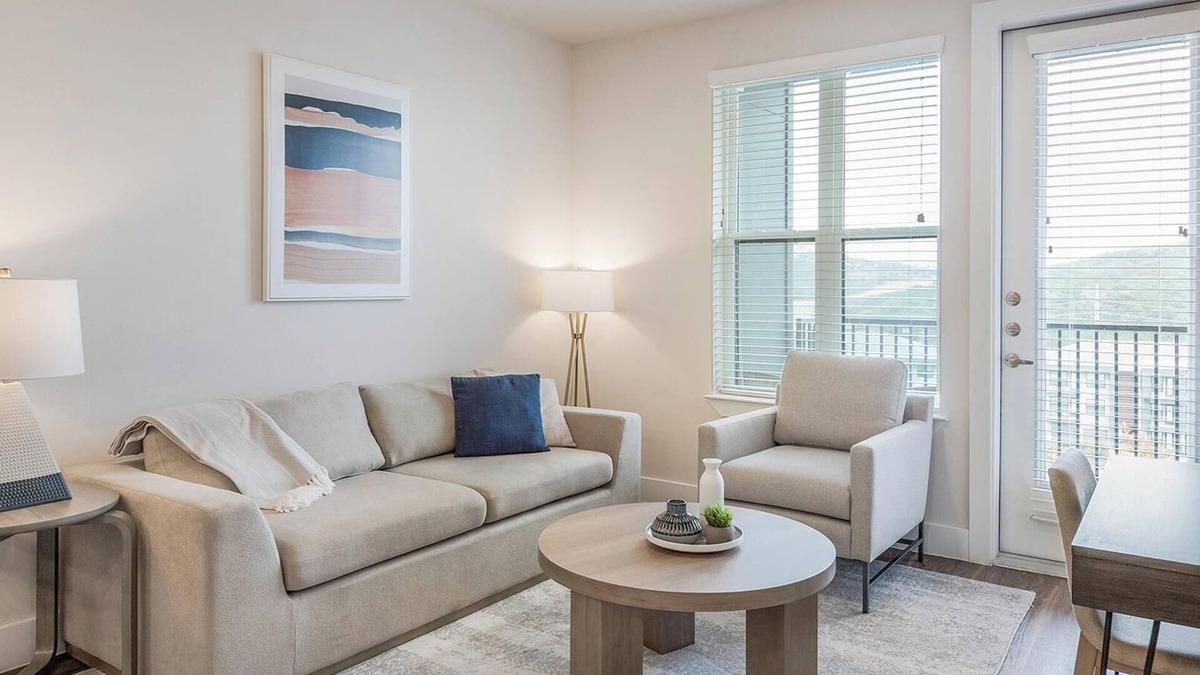 Wetmore Apartment | Landing at La Tierna - 1 Bedroom in Northwest Side