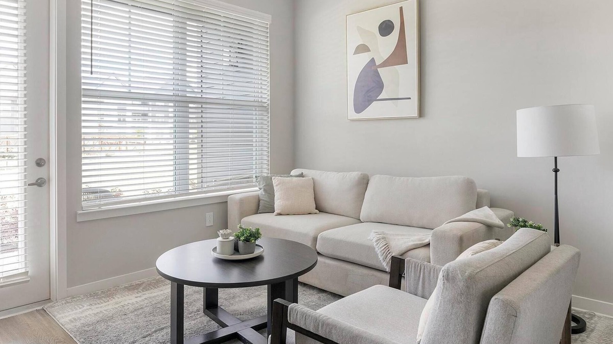 Huntsville Apartment | Landing at Laurel at Dry Creek - 1 Bedroom in E.