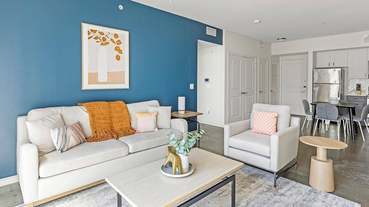 West Dallas Apartment | Landing at Lofts at Sylvan Thirty - 2 Bedrooms .