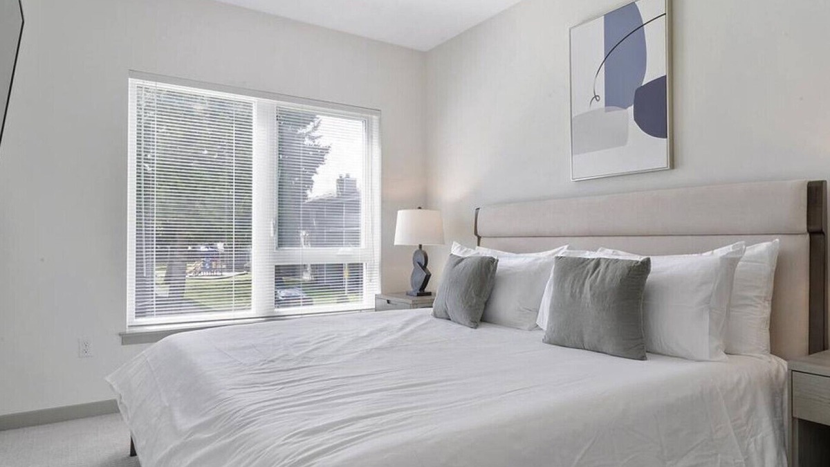Kent Apartment | Landing at Midtown 64 - 2 Bedrooms in Downtown Kent