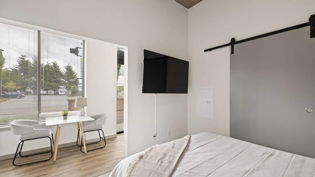 Kent Apartment | Landing at Midtown 64 - Studio in Downtown Kent
