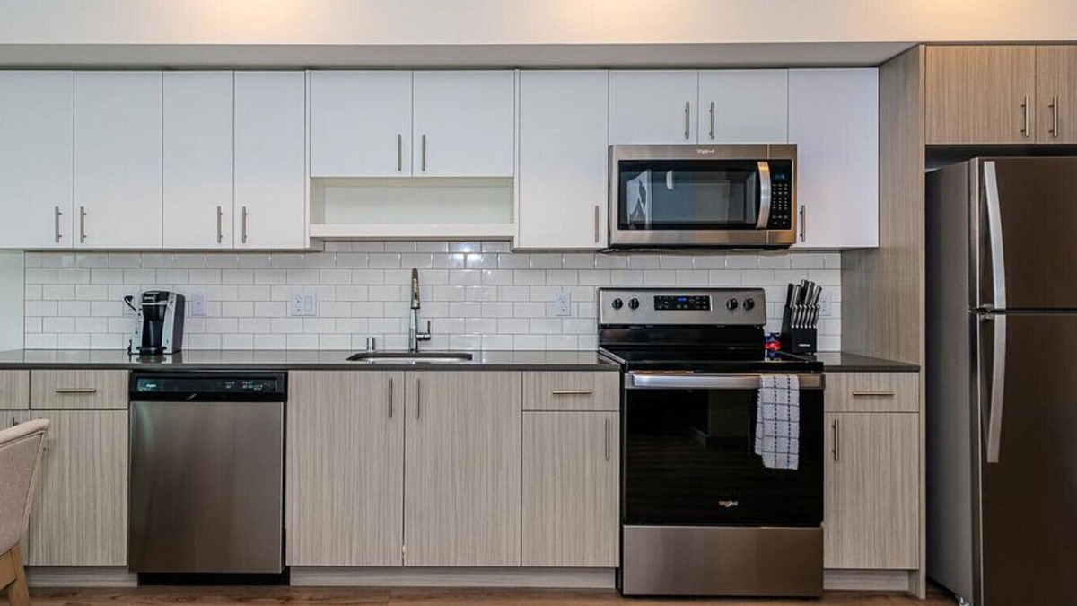 Kent Apartment | Landing at Midtown 64 - Studio in Downtown Kent