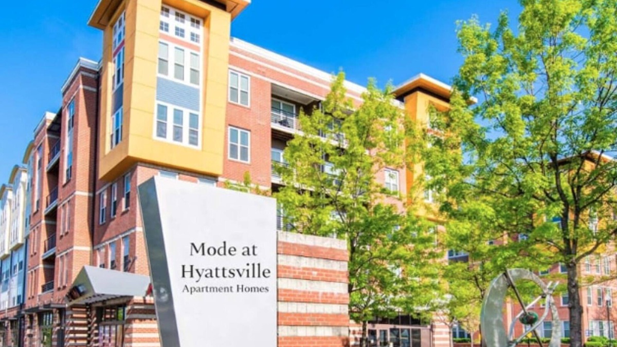 Chillum Apartment | Landing at Mode at Hyattsville - 1 Bedroom in H.