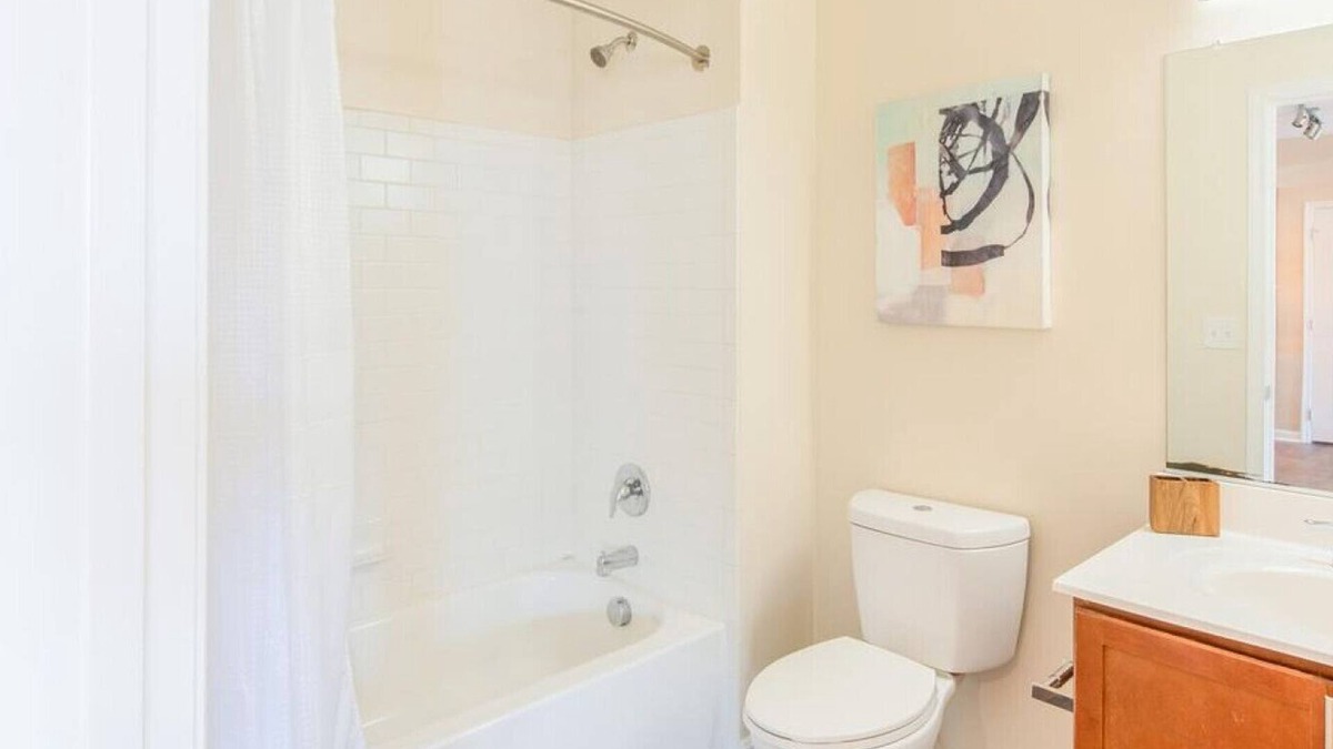 Ellicott City Apartment | Landing at Orchard Meadows Apartment Homes - 2 Bedrooms in Downtown Ellicott City