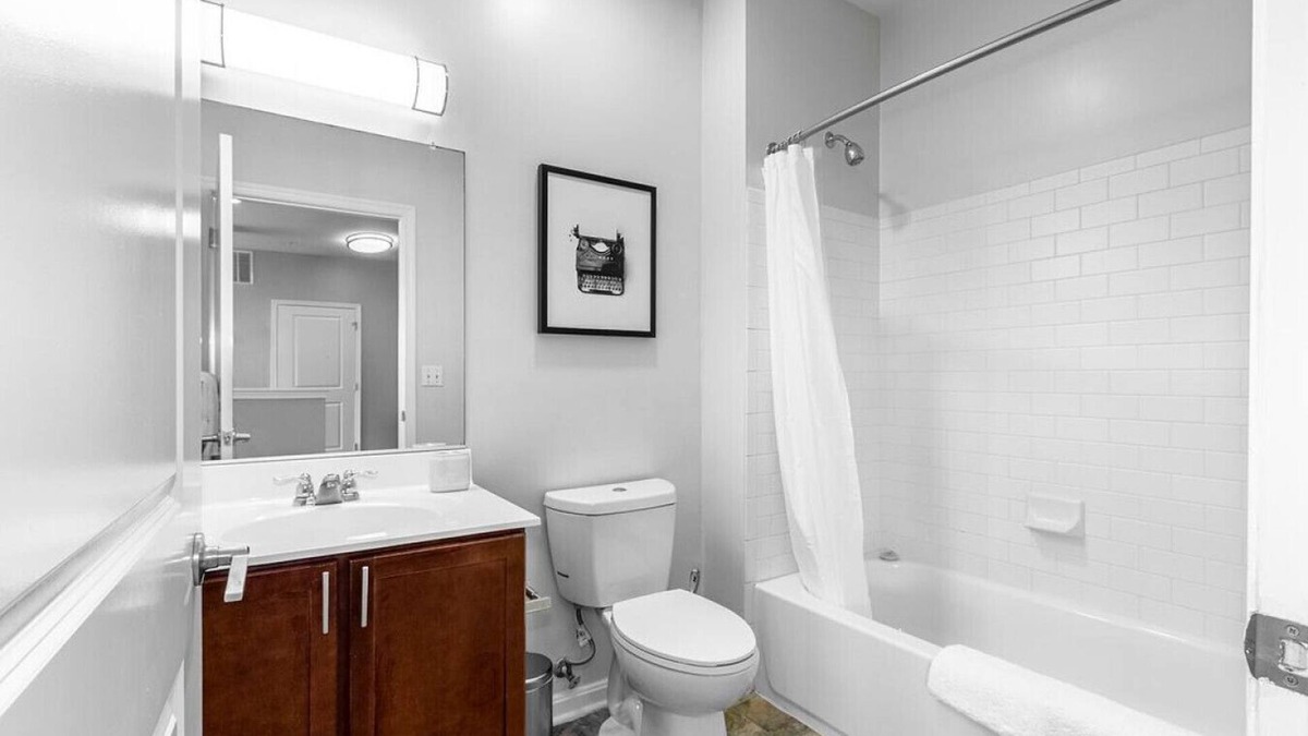 Ellicott City Apartment | Landing at Orchard Meadows Apartment Homes - 2 Bedrooms in Downtown Ellicott City