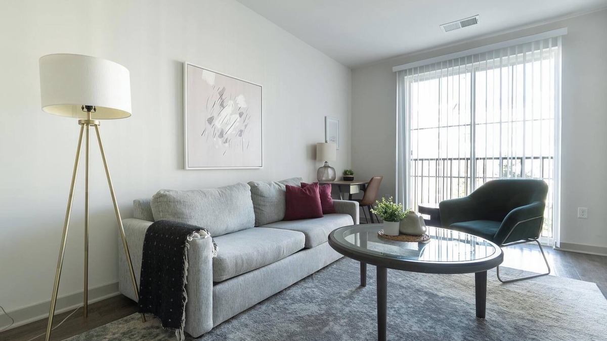 Charlotte Apartment | Landing at Pine 25 North End - 1 Bedroom in Try.