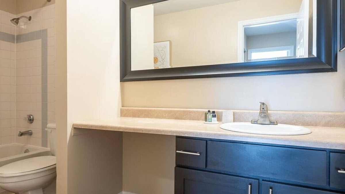 Ballwin Apartment | Landing at Reflection Cove Apartments - 2 Bedrooms in Town And Country