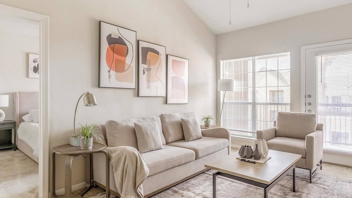Southbelt/Ellington Apartment | Landing at Settlers Ranch - 2 Bedrooms in South.