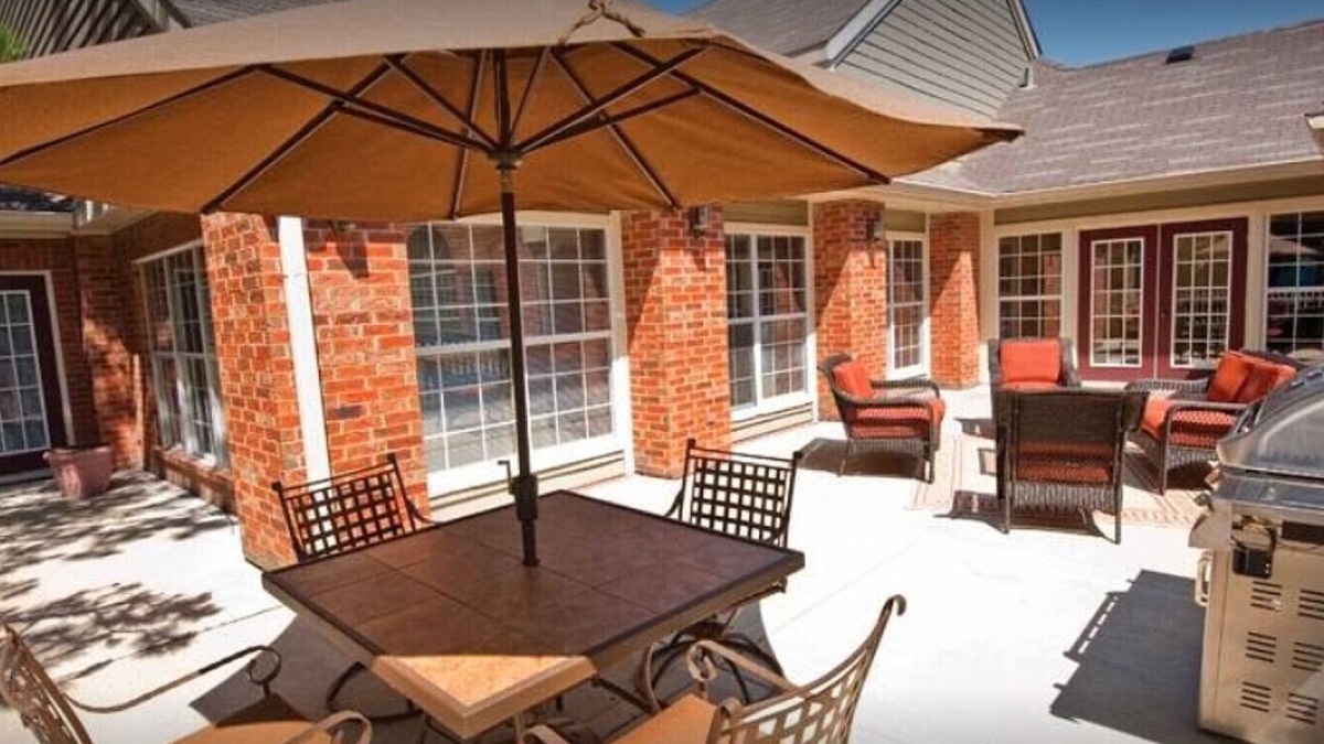 Chicago Apartment | Landing at The Green at Chevy Chase - 2 Bedrooms in Downtown Buffalo Grove