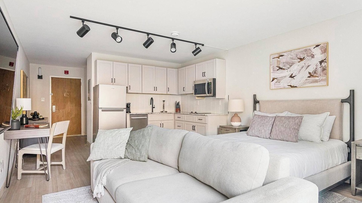 Northeast Raleigh Apartment | Landing at The Harrison - Studio in Northeast R.