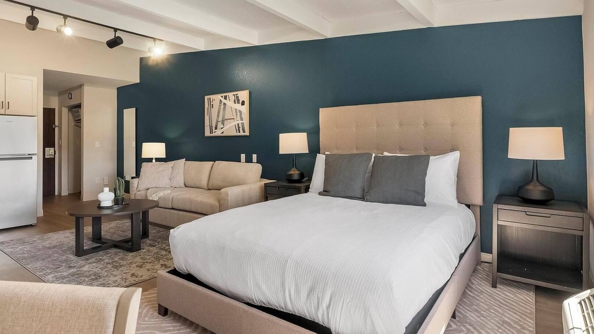 Northeast Raleigh Apartment | Landing at The Harrison - Studio in Northeast R.