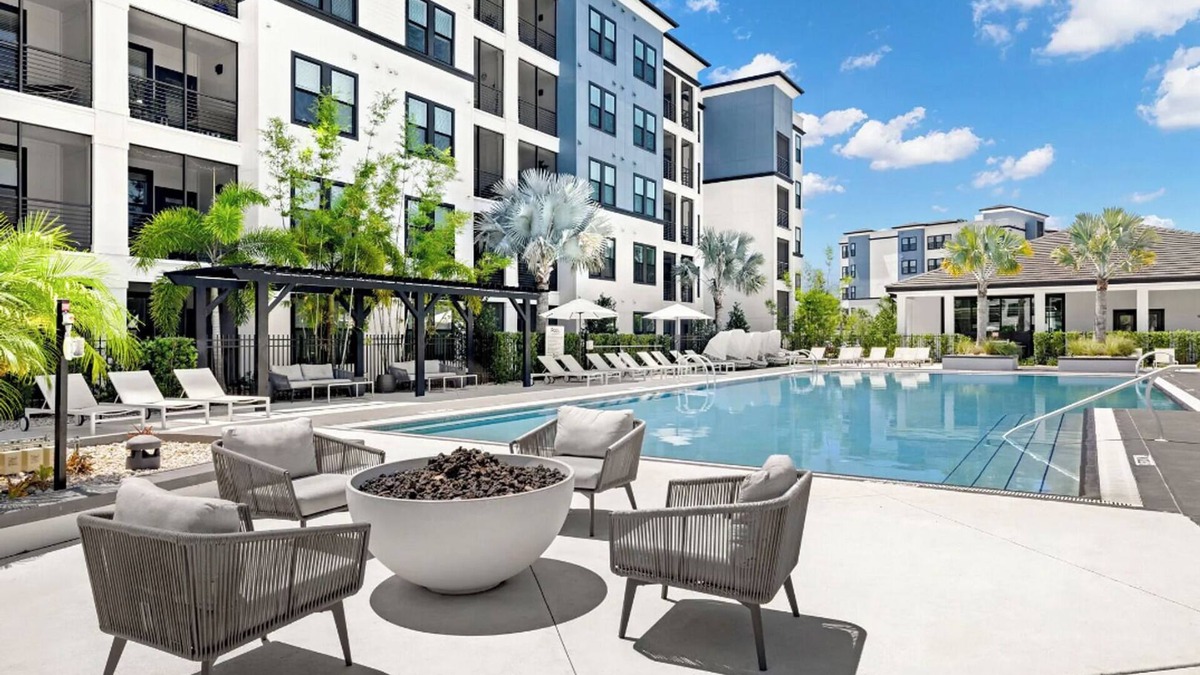 Port Tampa City Apartment | Landing at The Pointe on Westshore - 1 Bedroom .