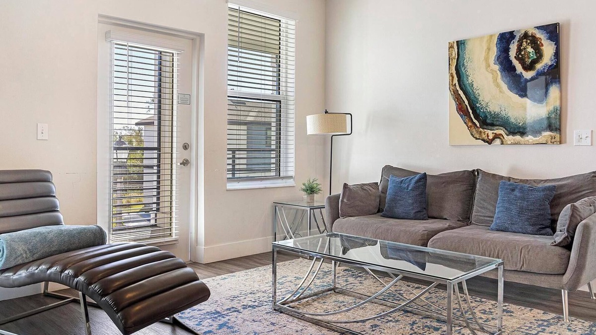 Port Tampa City Apartment | Landing at The Pointe on Westshore - 2 Bedrooms.