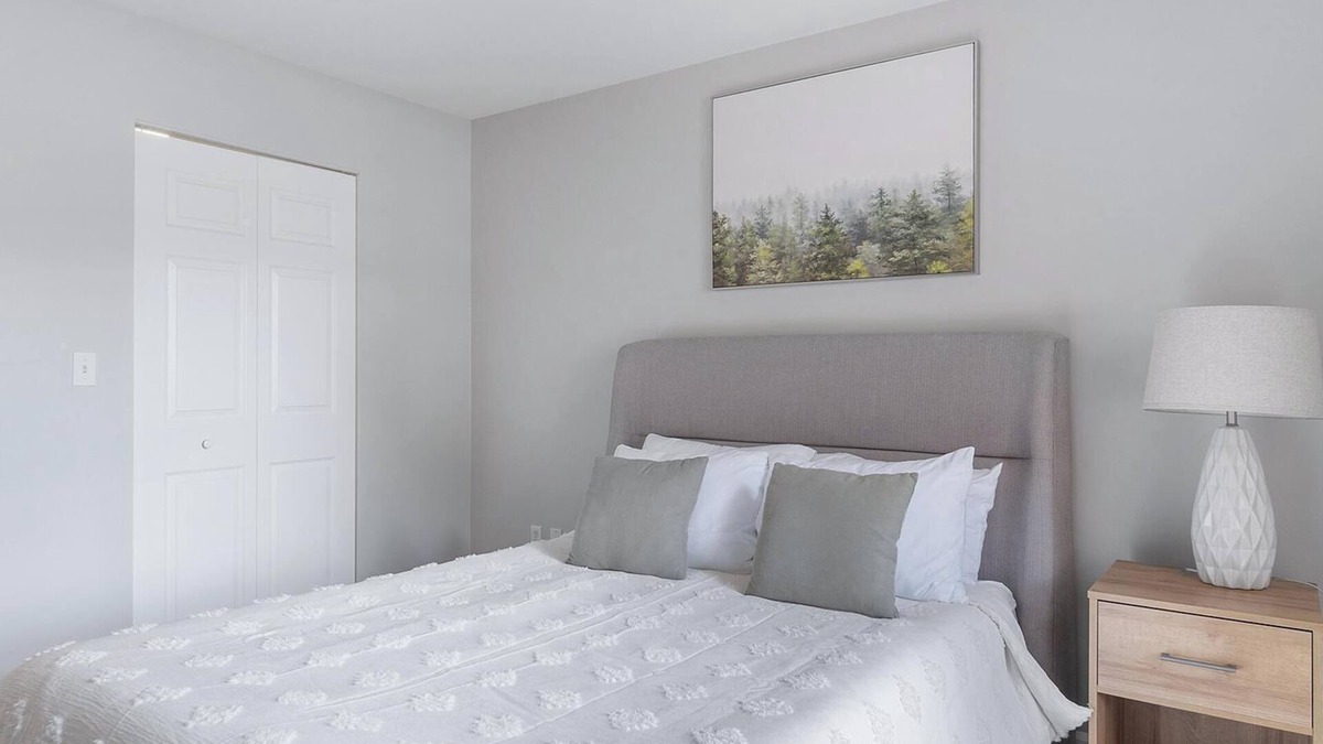 West Dundee Apartment | Landing at The Villages at Canterfield - 1 Bedr.