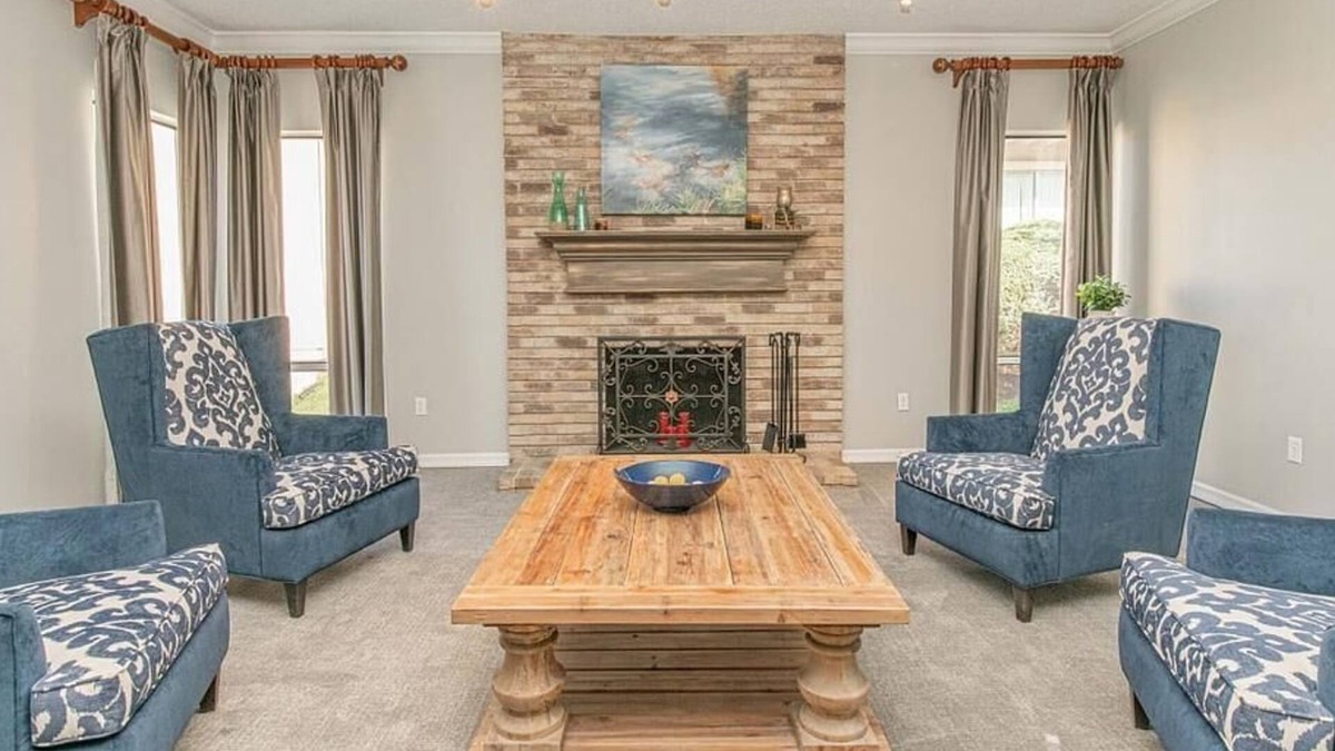 Ballwin Apartment | Landing at Waterford Manors - 2 Bedrooms in Valley Park