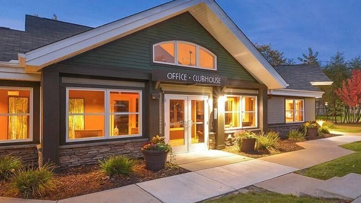 North Oaks Apartment | Landing at White Bear Woods - 2 Bedrooms in Downtown White Bear Lake