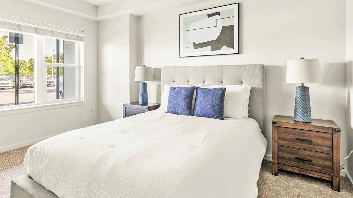 Hayden Island Apartment | Landing at Yacht Harbor Club - 1 Bedroom in Hay.