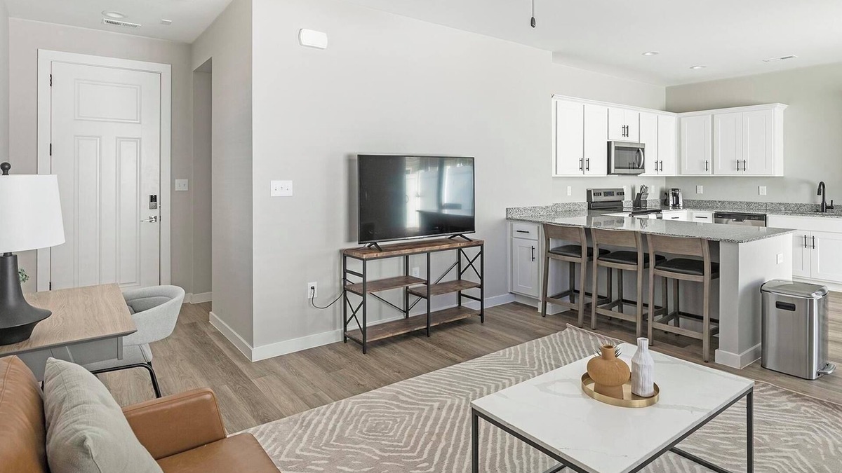 Madison Apartment | Landing | Beautiful 1BD, Courtyard, Pool