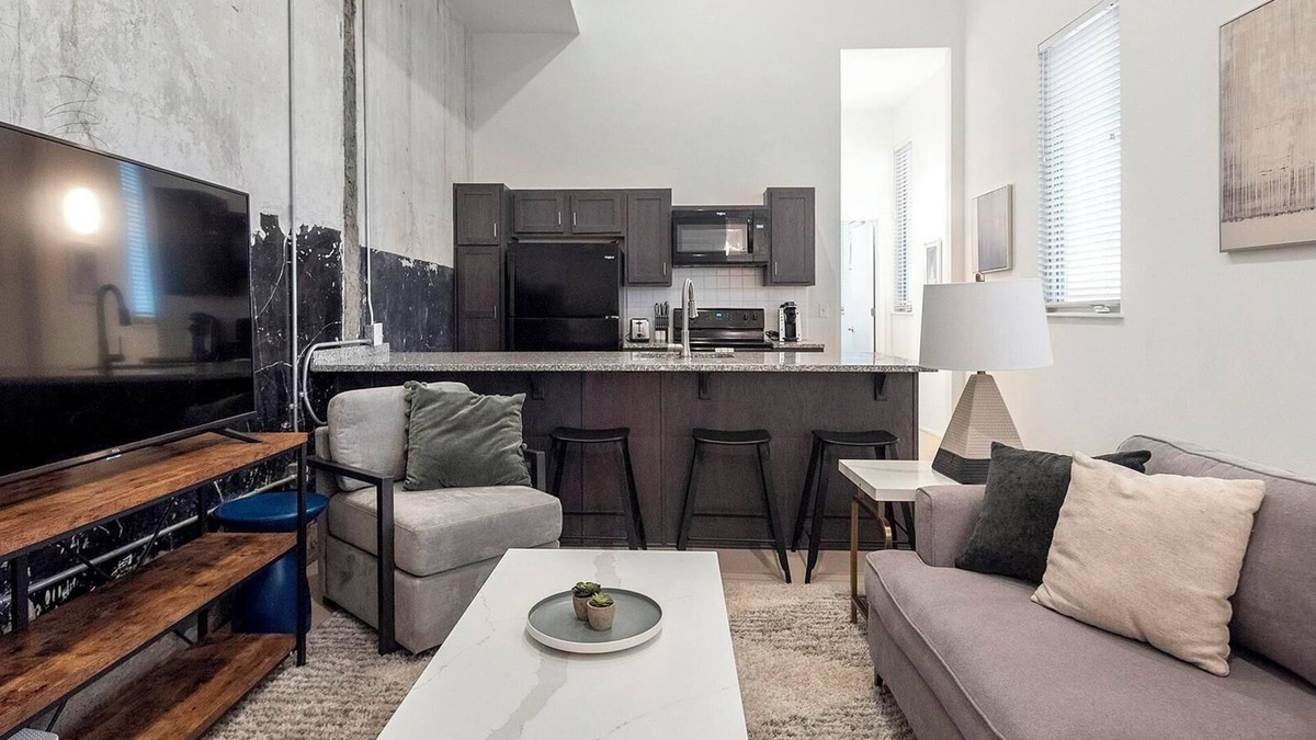 Downtown Memphis Apartment | Landing | Beautiful 1BD, Courtyard, Gym