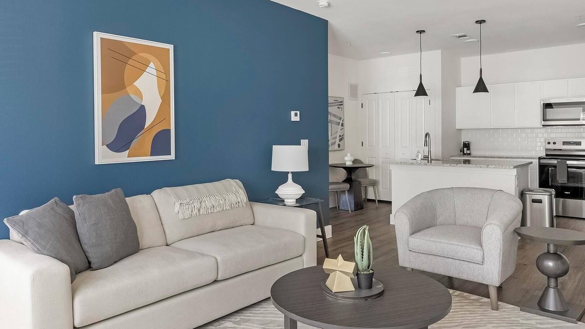 Venus Apartment | Landing | Beautiful 1BD, Pool, Clubhouse