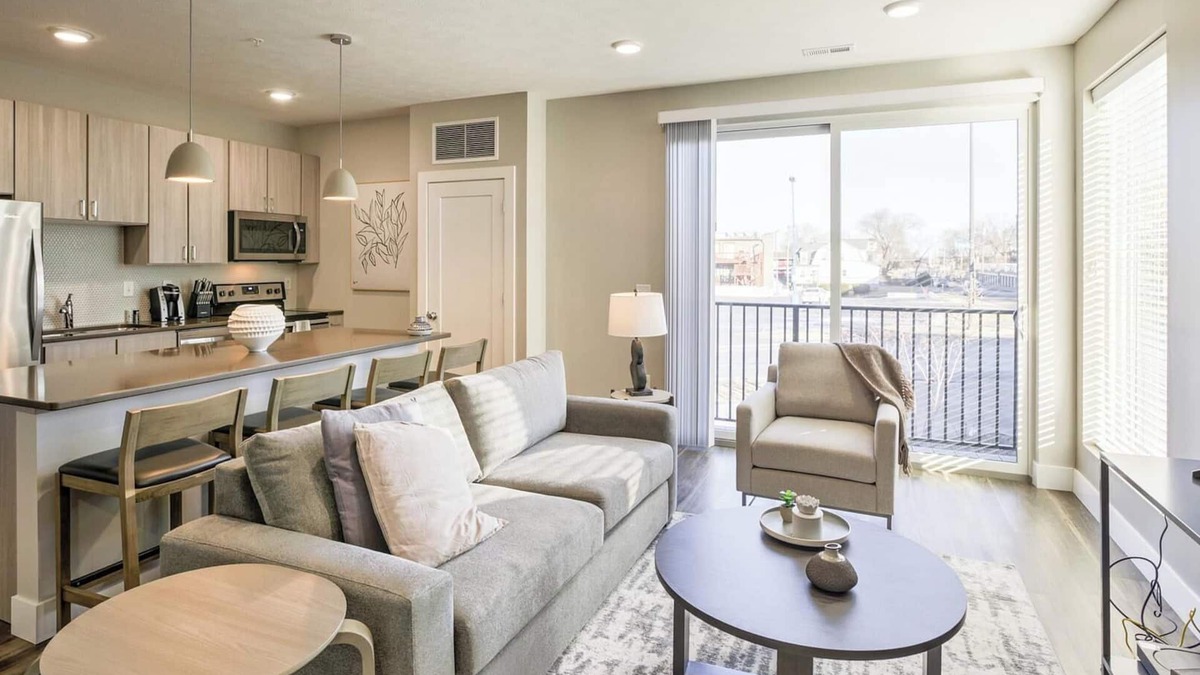Newberry Apartment | Landing | Beautiful 1BD, Gym, Pool