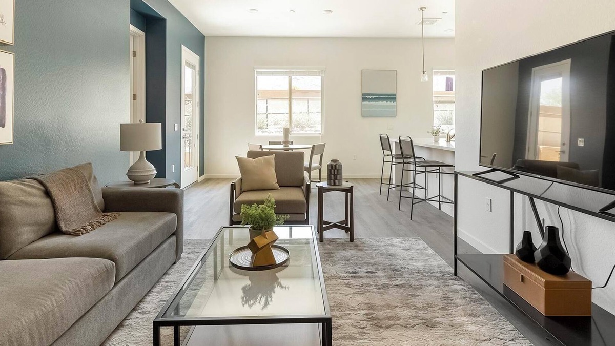 Oro Valley Apartment | Landing | Beautiful 2BD, Pool
