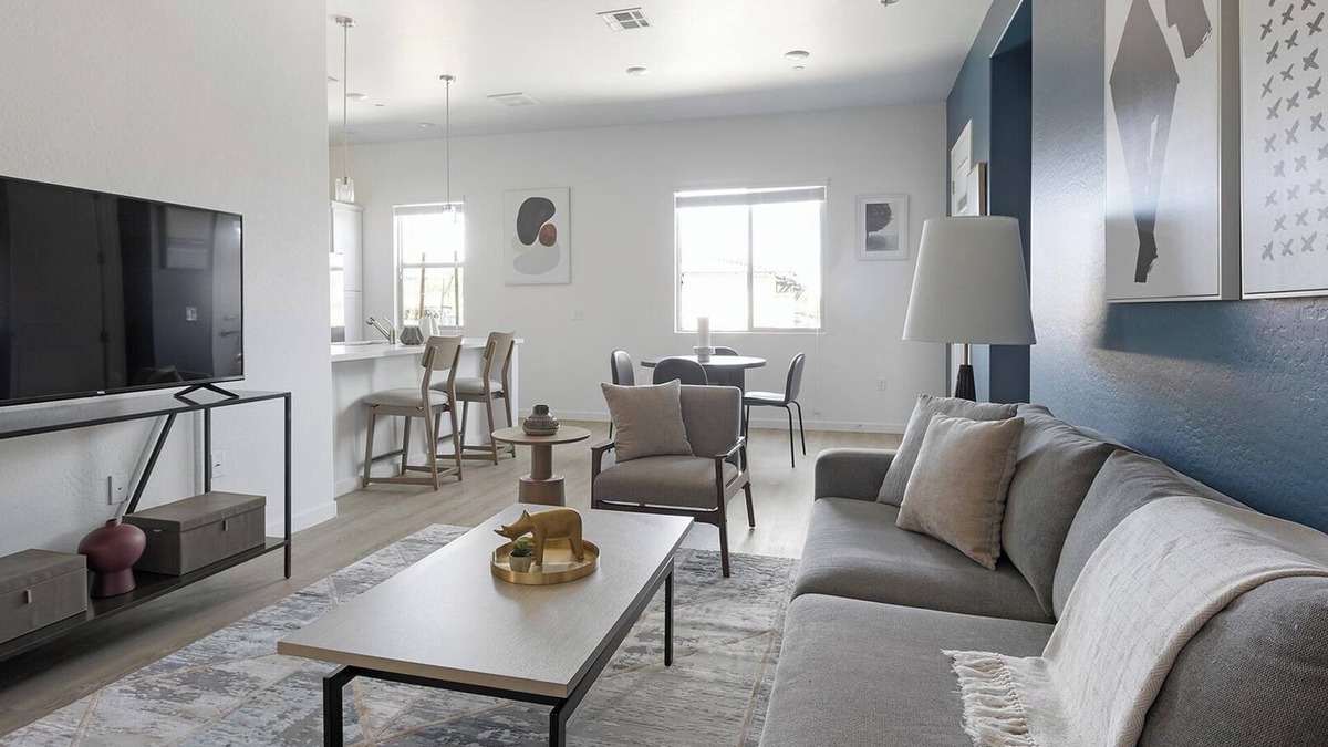 Oro Valley Apartment | Landing | Beautiful 2BD, Pool