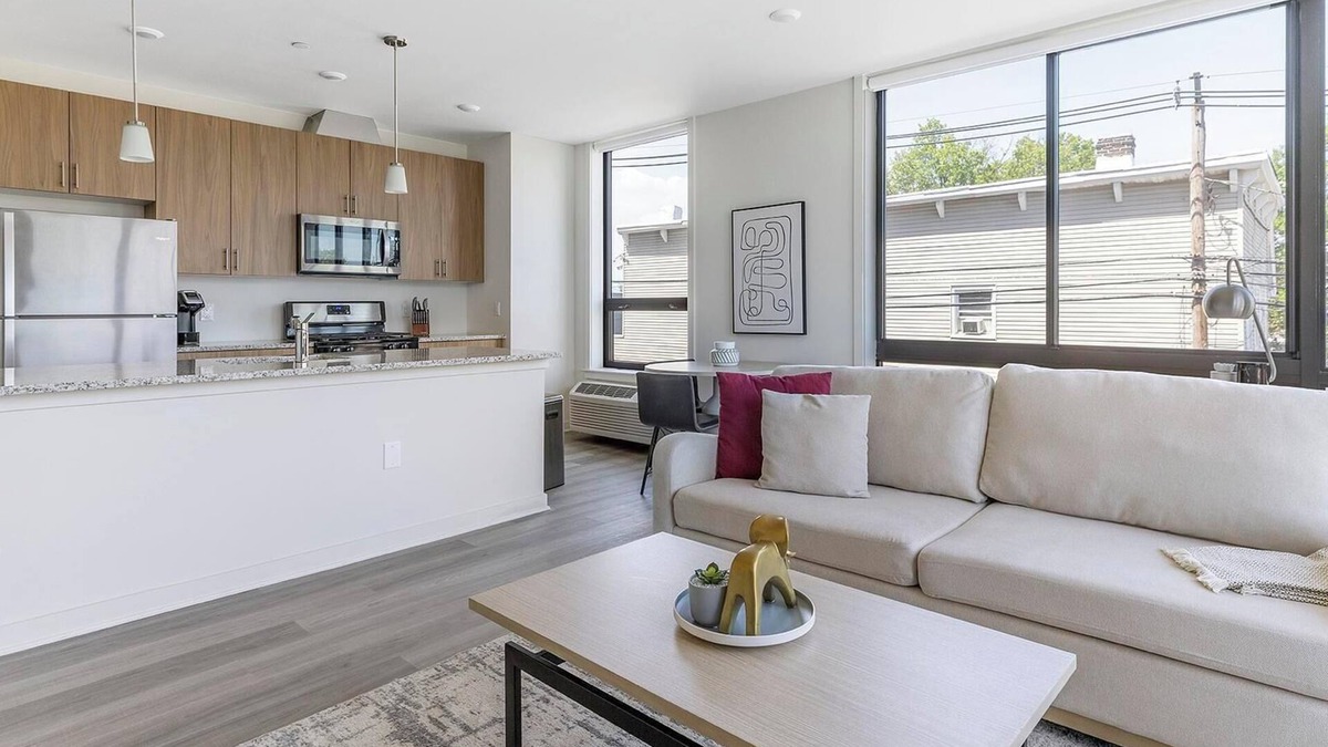 Carteret Apartment | Landing | Beautiful 2BD, Courtyard, Gym