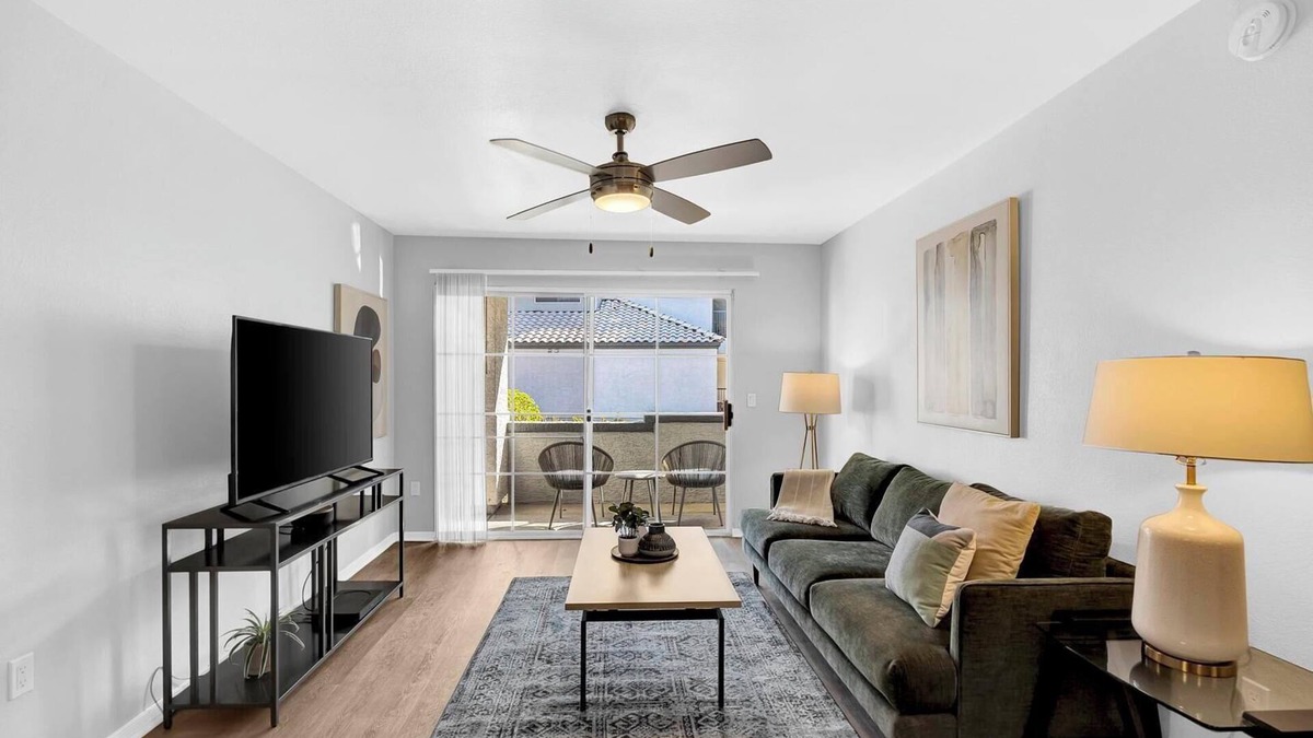 Greenbell Apartment | Landing | Chic 1BD, Gym, Pool