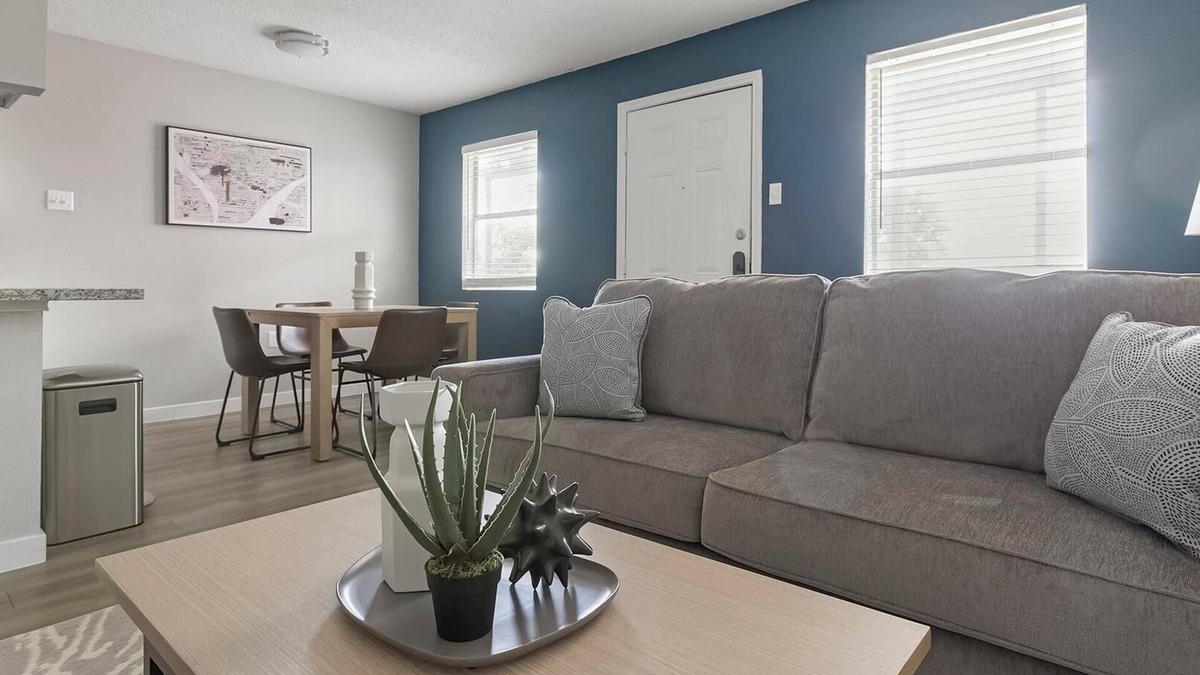 Southside Apartment | Landing | Chic 1BD, Pool, Gym