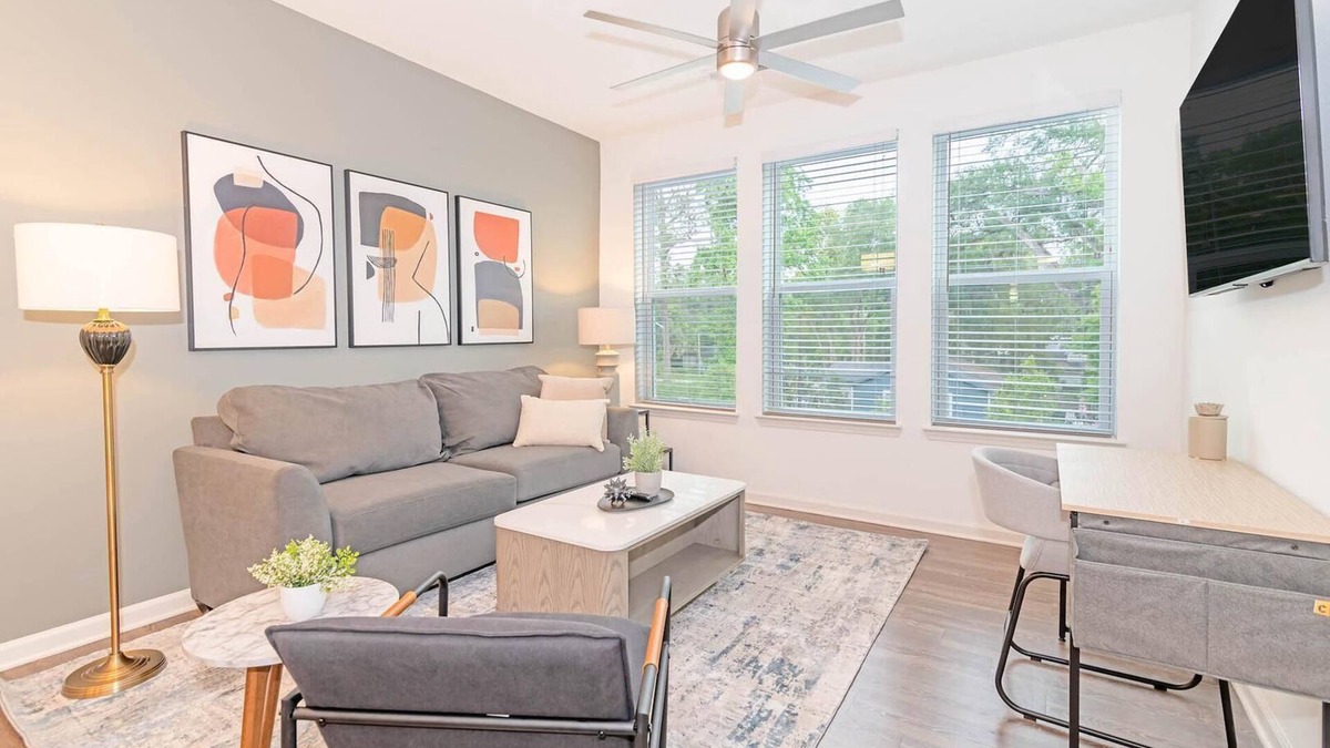 San Marco Apartment | Landing | Chic 1BD, Yoga Studio, Gym