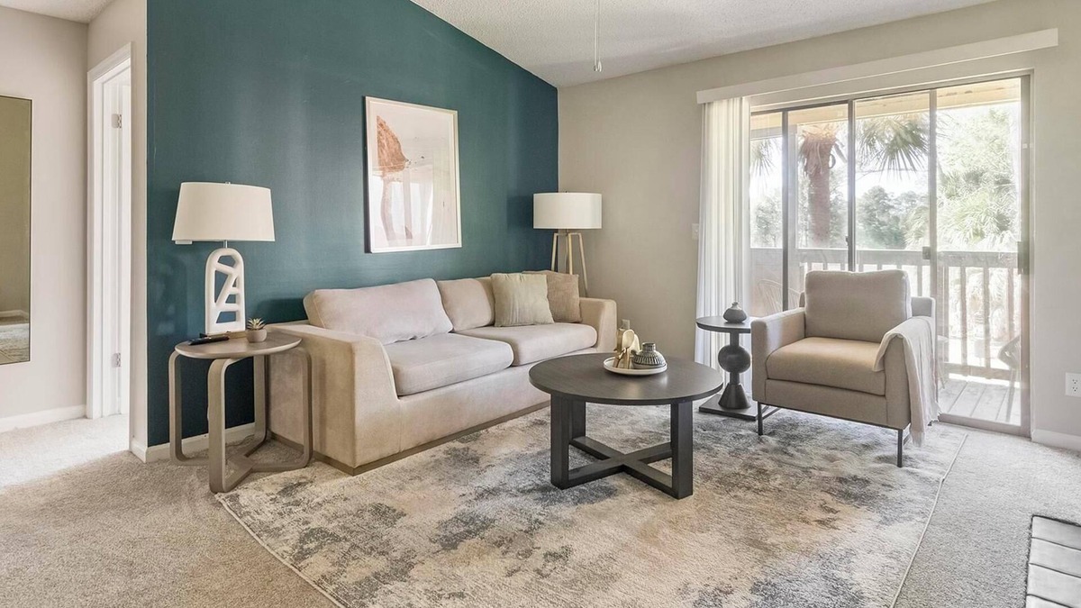 Sunbeam Apartment | Landing | Chic 2BD, Gym, Courtyard