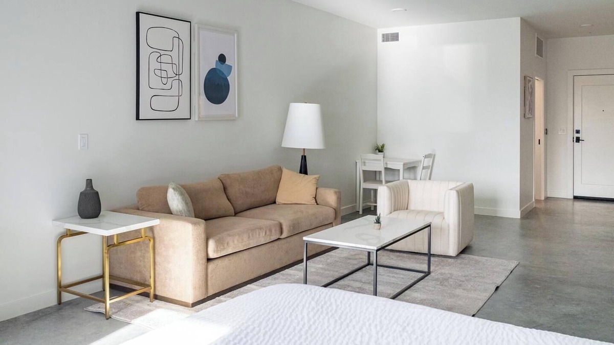 Sugar House Apartment | Landing | Chic Studio, Rooftop Lounge, Gym