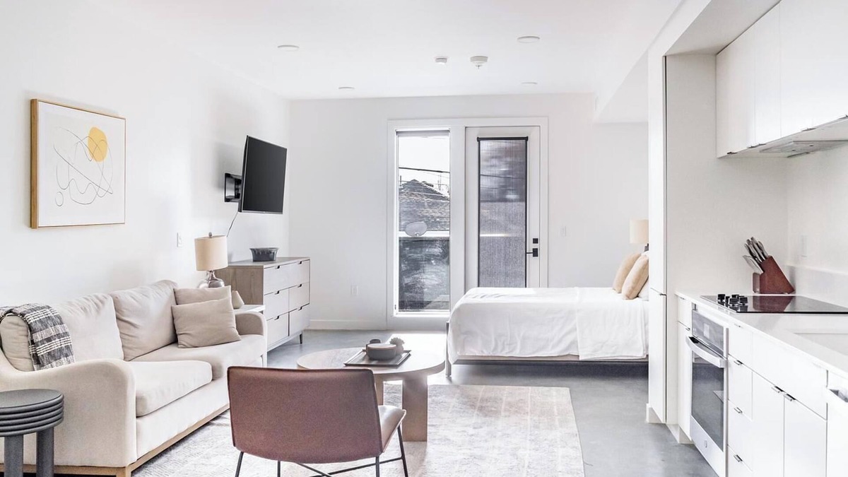 Sugar House Apartment | Landing | Incredible Studio, Gym, Rooftop Lounge