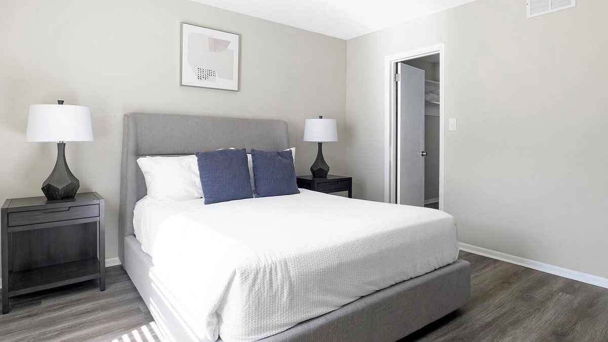 Homewood Apartment | Landing | Incredible 1BD, Clubhouse, Gym