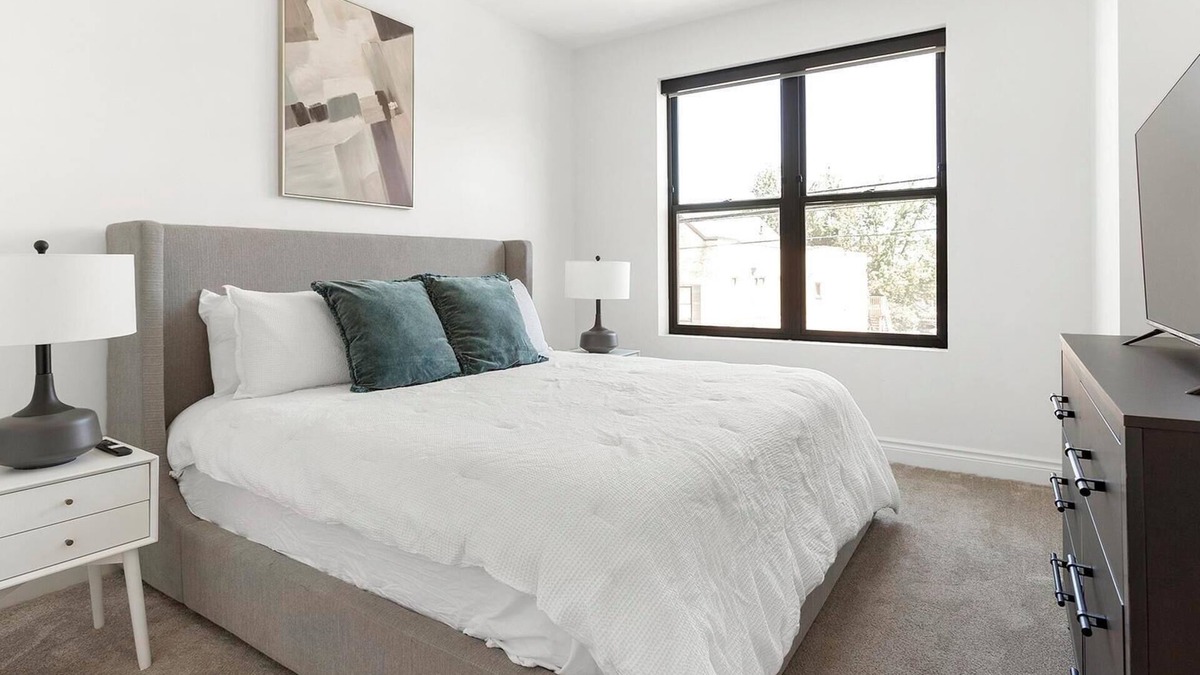 Little Italy Apartment | Landing | Incredible 2BD, Gym