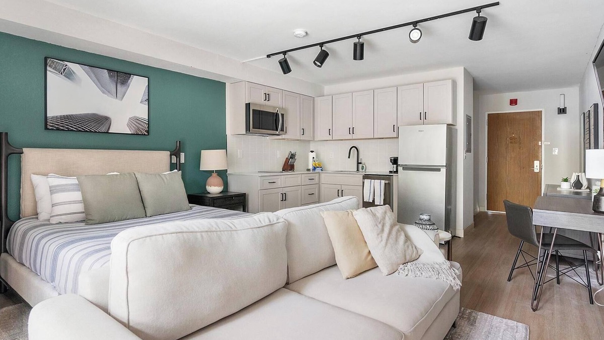 Northeast Raleigh Apartment | Landing | Incredible Studio, Gym, Pool